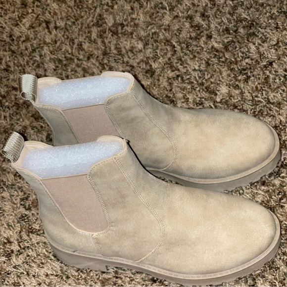 MUSSHOE Chelsea Chunky Heel Hiking Boots Women’s US Size 6 Platform Boots NEW - Picture 2 of 5